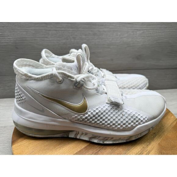 Athletic_Shoes